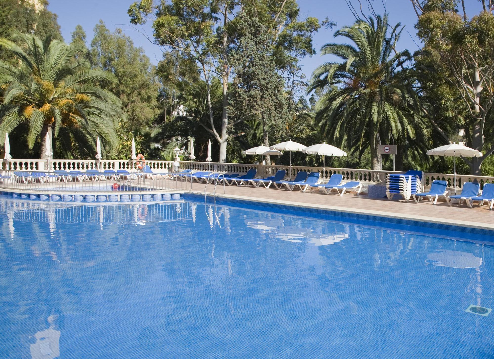 FERGUS Bermudas Palmanova Exterior foto